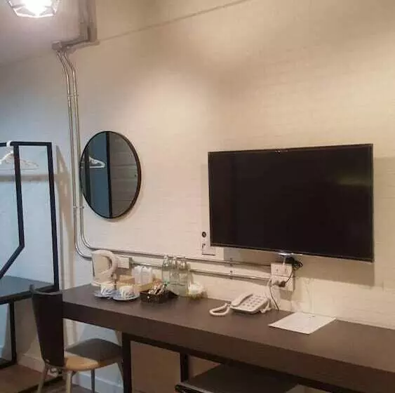 هتل Polkadot Hostel