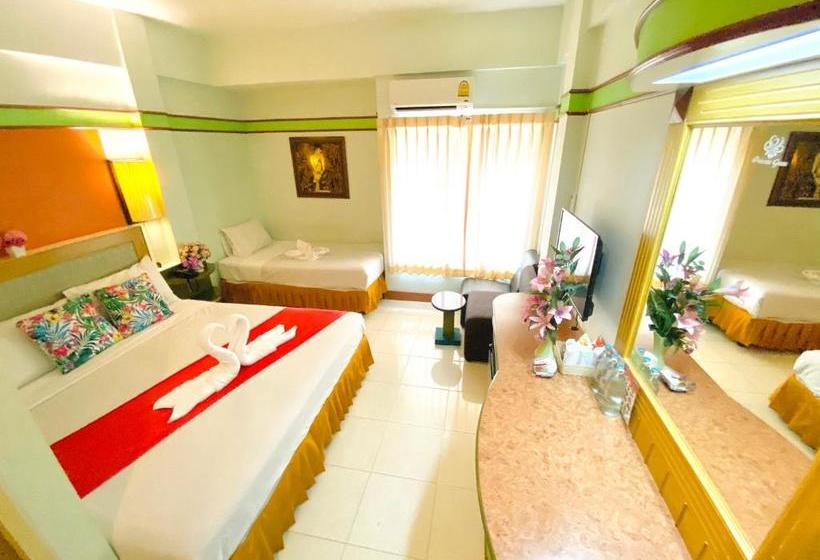 Отель Polkadot Hostel