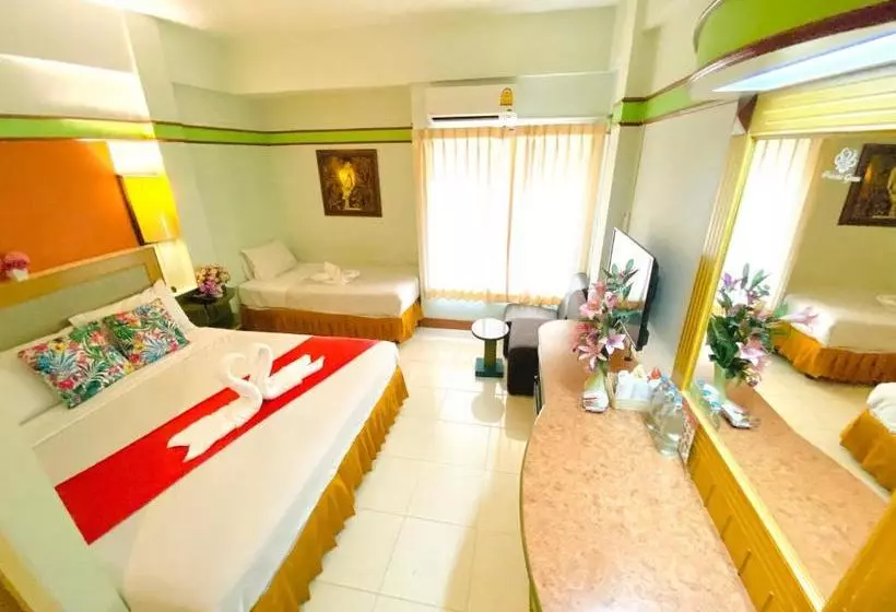 هتل Polkadot Hostel