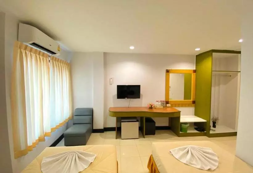 هتل Polkadot Hostel