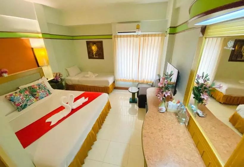 هتل Polkadot Hostel