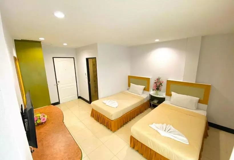 هتل Polkadot Hostel