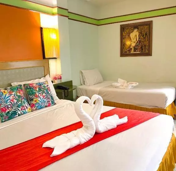 هتل Polkadot Hostel