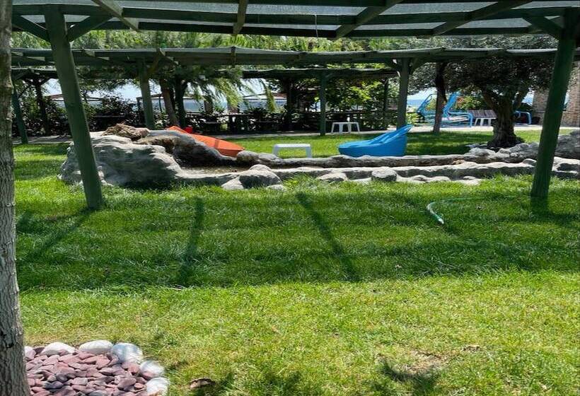 בית מלון כפרי Safir Sunny Beach