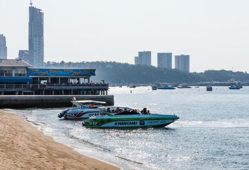 فندق The Classroom