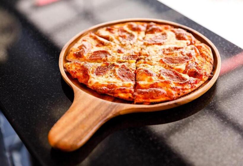 فندق The Classroom