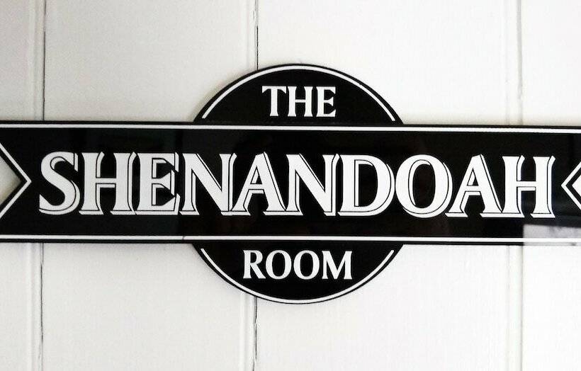 فندق Town S Inn  Adults Only