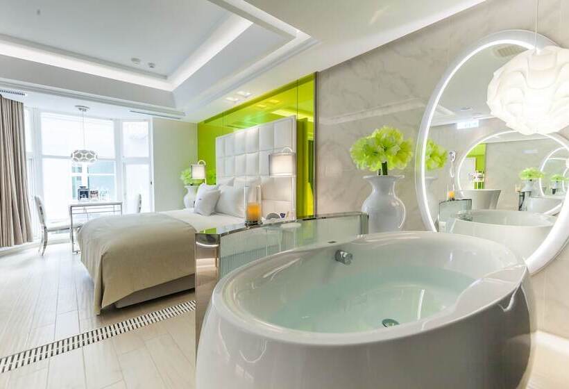 Six Star Motel Taoyuan