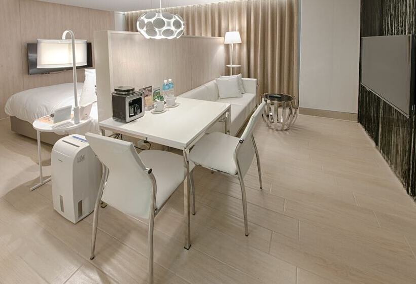 Six Star Motel Taoyuan