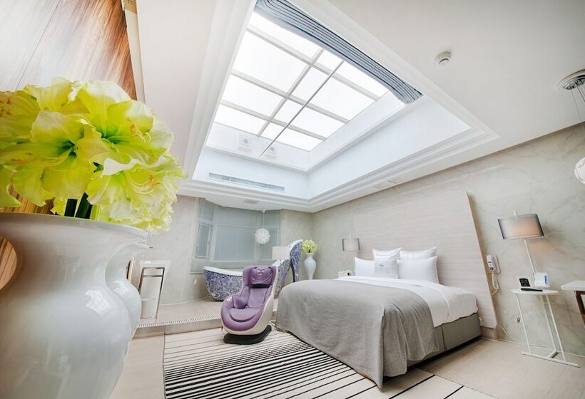 Six Star Motel Taoyuan