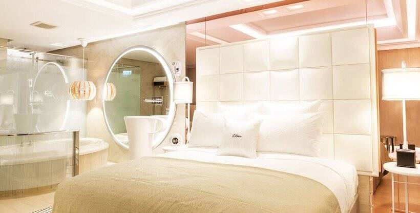 Six Star Motel Taoyuan