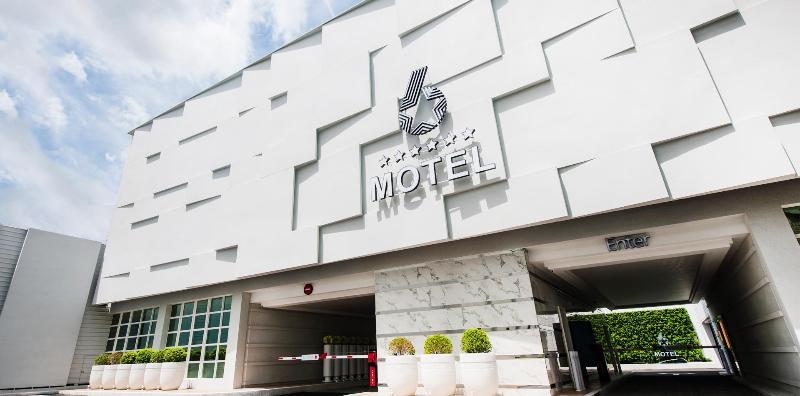 Six Star Motel Taoyuan