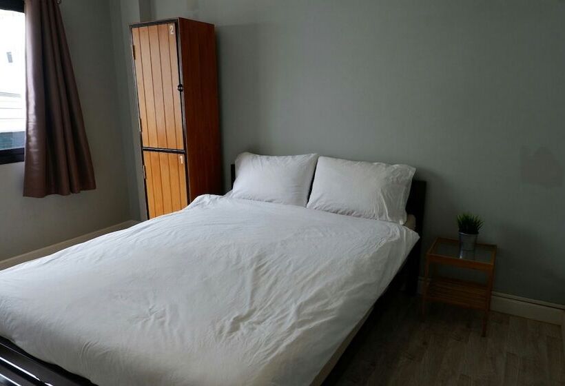 בית מלון כפרי 1989 Sukhumvit Bangkok Hostel