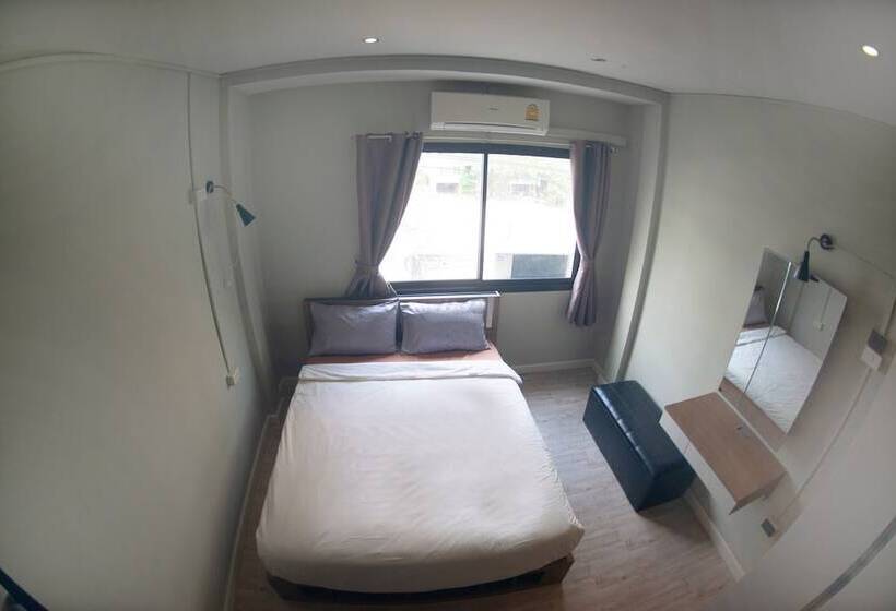 בית מלון כפרי 1989 Sukhumvit Bangkok Hostel