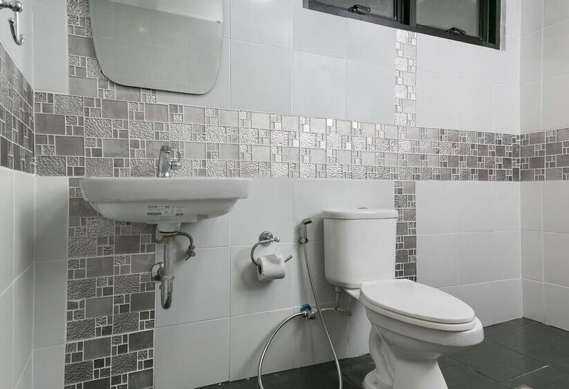 בית מלון כפרי 1989 Sukhumvit Bangkok Hostel