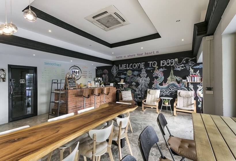 בית מלון כפרי 1989 Sukhumvit Bangkok Hostel