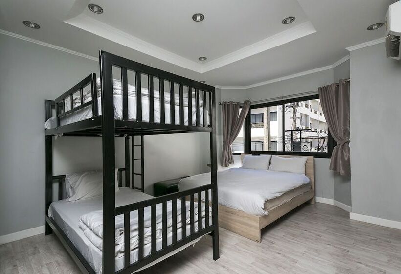 בית מלון כפרי 1989 Sukhumvit Bangkok Hostel