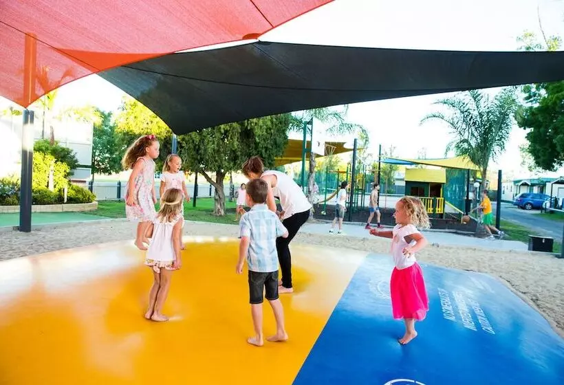 Hotelli All Seasons Houseboats