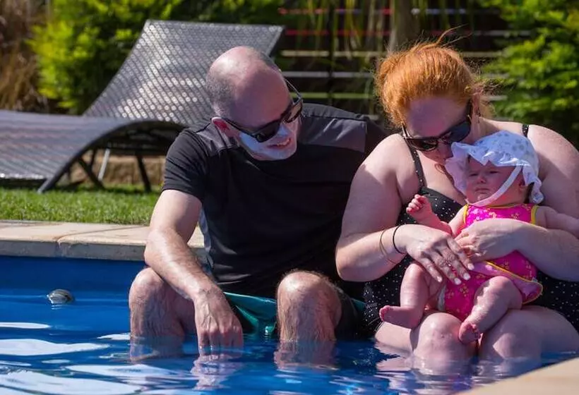 Hotelli All Seasons Houseboats