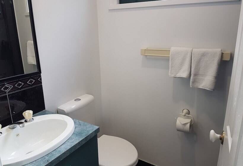 호텔 All Seasons Houseboats