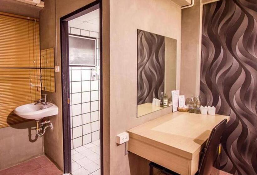 Отель B2 Lanna Boutique & Budget