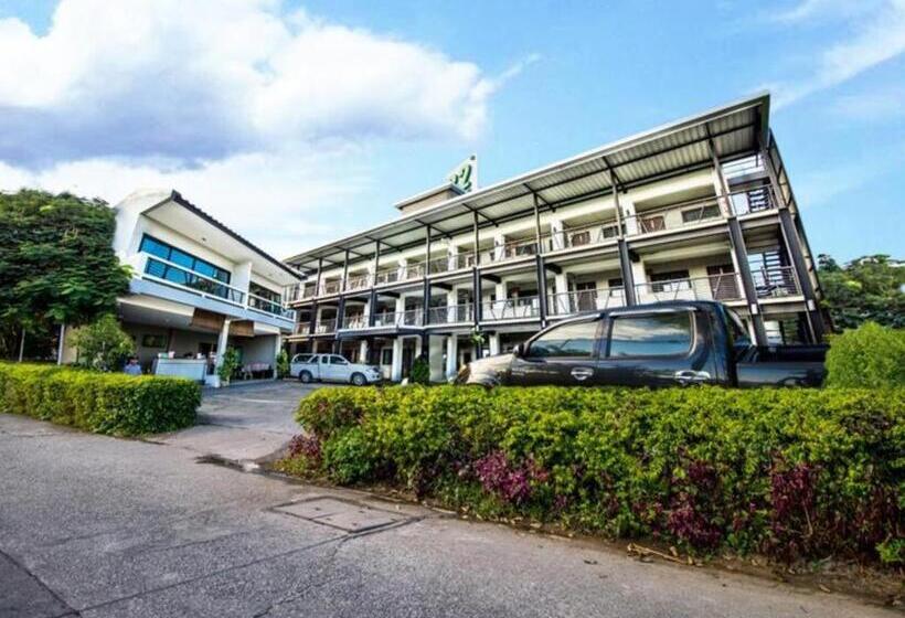 Отель B2 Lanna Boutique & Budget