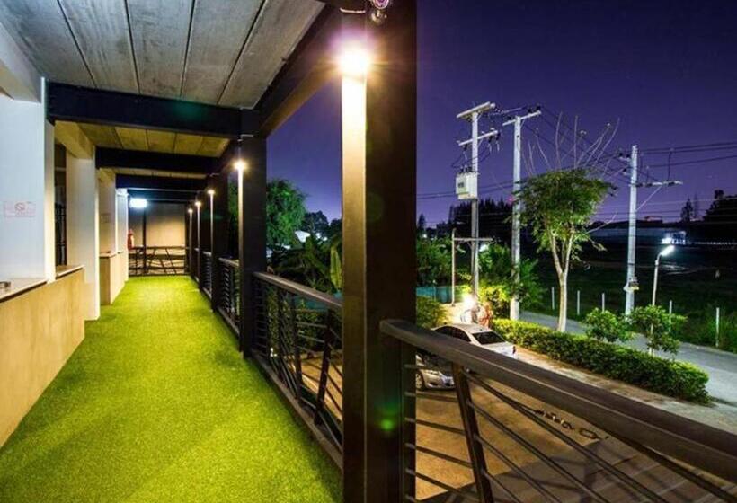 Отель B2 Lanna Boutique & Budget