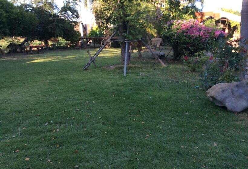 בית מלון כפרי Himawari Restaurant & Cottage