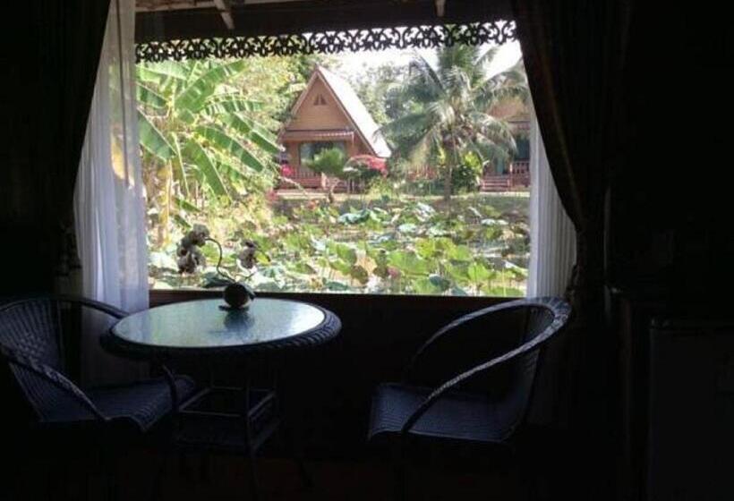 בית מלון כפרי Himawari Restaurant & Cottage