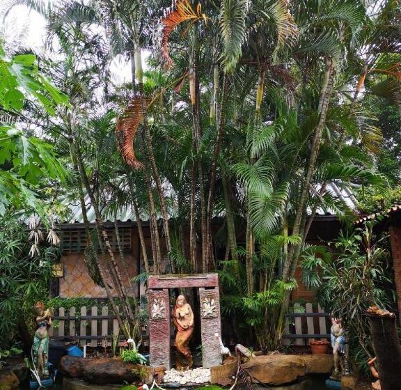 בית מלון כפרי Himawari Restaurant & Cottage