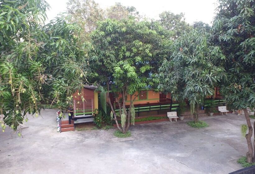 Отель Home Hug Pak Sabai