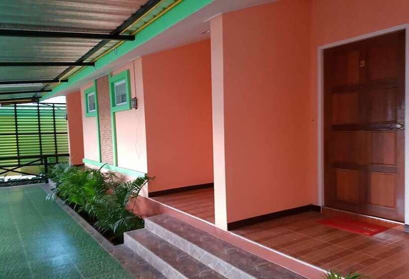 Отель Home Hug Pak Sabai