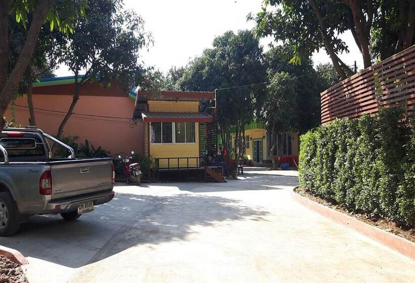 Отель Home Hug Pak Sabai