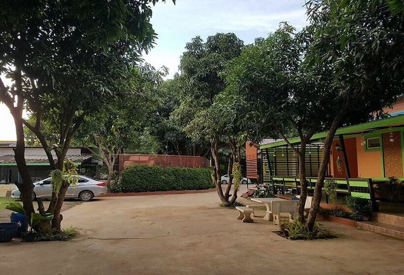 Отель Home Hug Pak Sabai