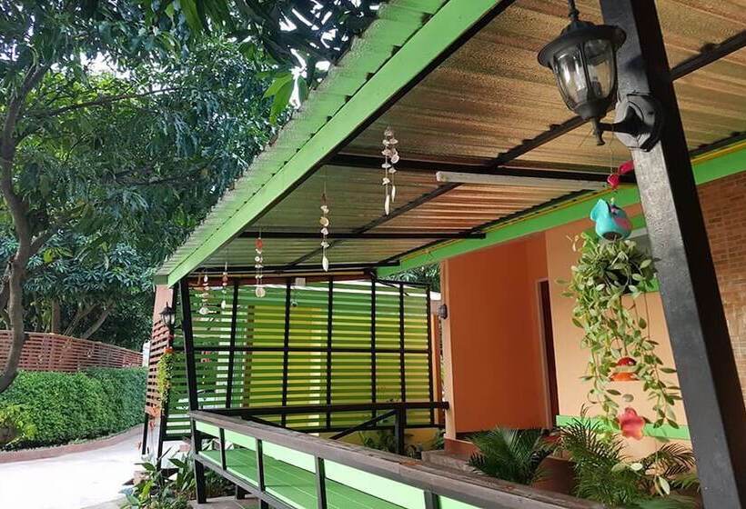 Отель Home Hug Pak Sabai