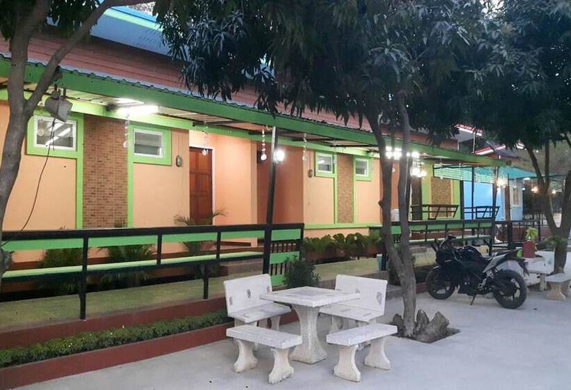 Отель Home Hug Pak Sabai