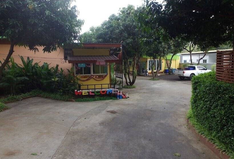 Отель Home Hug Pak Sabai