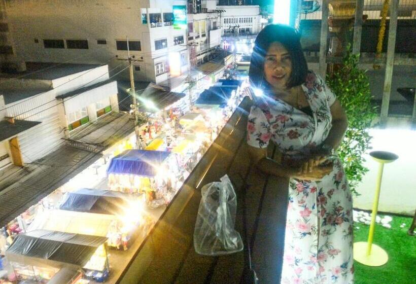 בית מלון כפרי Hua Hin Night Market Hostel