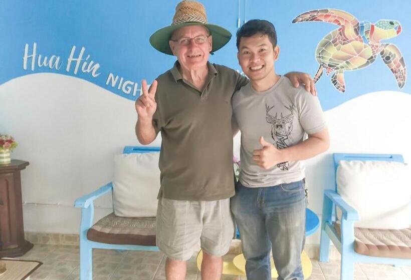 בית מלון כפרי Hua Hin Night Market Hostel