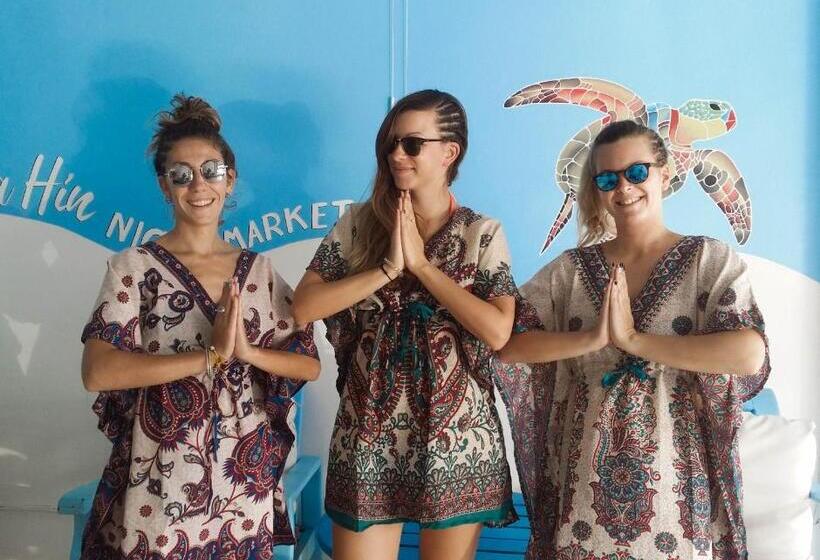 בית מלון כפרי Hua Hin Night Market Hostel