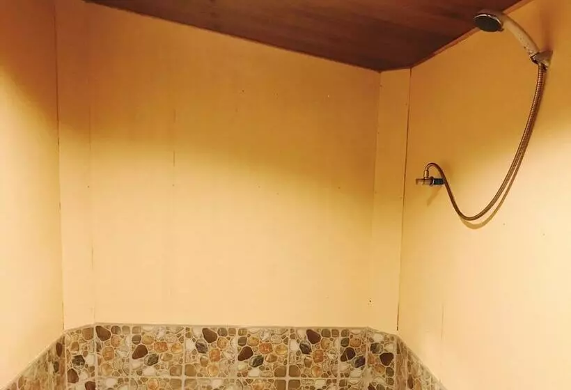 Hotelli Janya Homestay