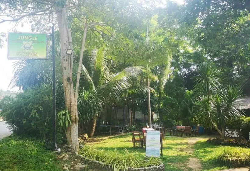 ホテル Jungle Garden