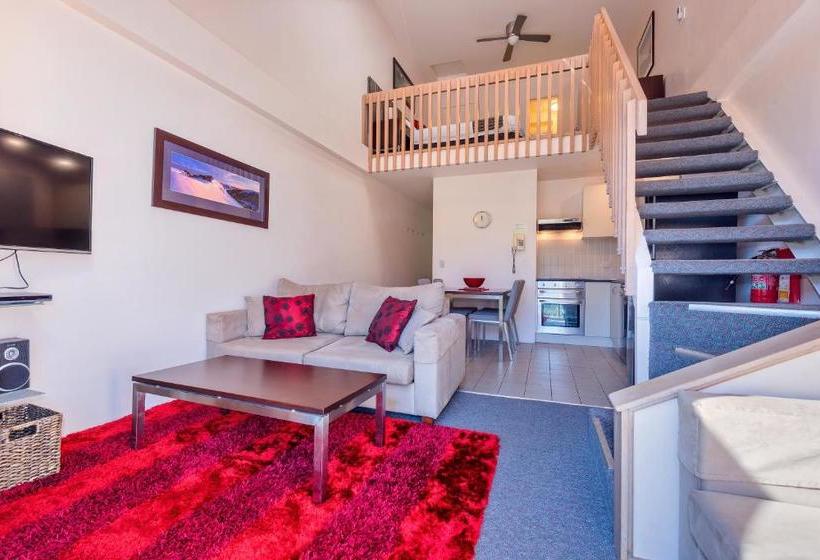 Отель Lantern Apartments