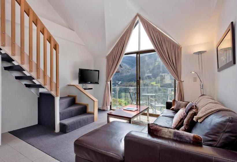 Отель Lantern Apartments