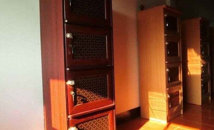 فندق Near The Park Backpack House