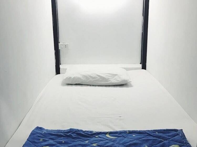 فندق Near The Park Backpack House