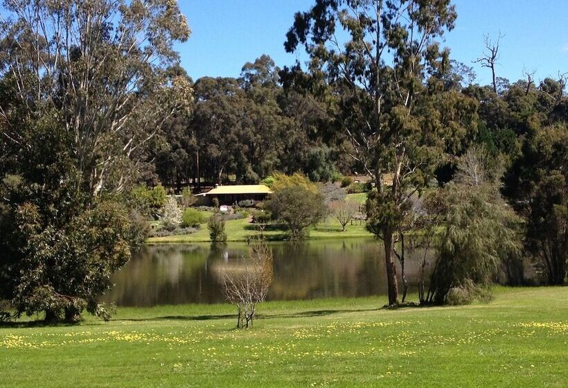 ホテル Pemberton Lake View Chalets