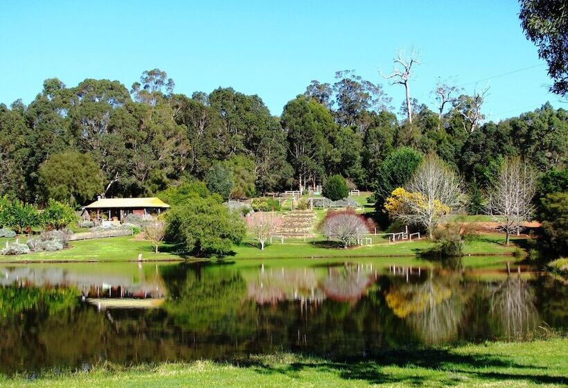 ホテル Pemberton Lake View Chalets