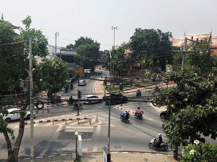 Отель Sripoom Boutique House