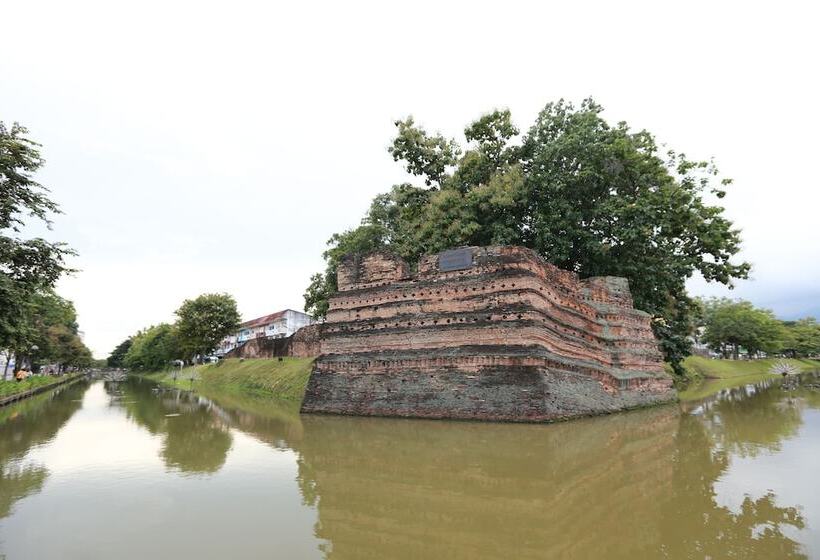 Отель Sripoom Boutique House